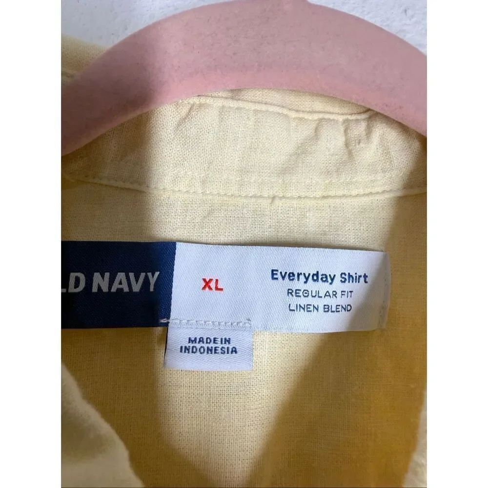 Old Navy Men's Linen Blend Long Sleeve Button-Up Shirt Light Yellow Size XL - Picture 2 of 7